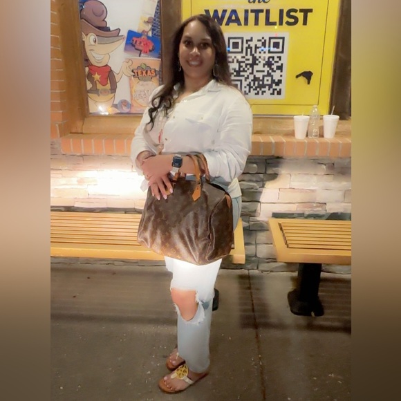 🦋🦋WHO’s READY/ POP-UP SHOW 🦋🦋 - Picture 7 of 11